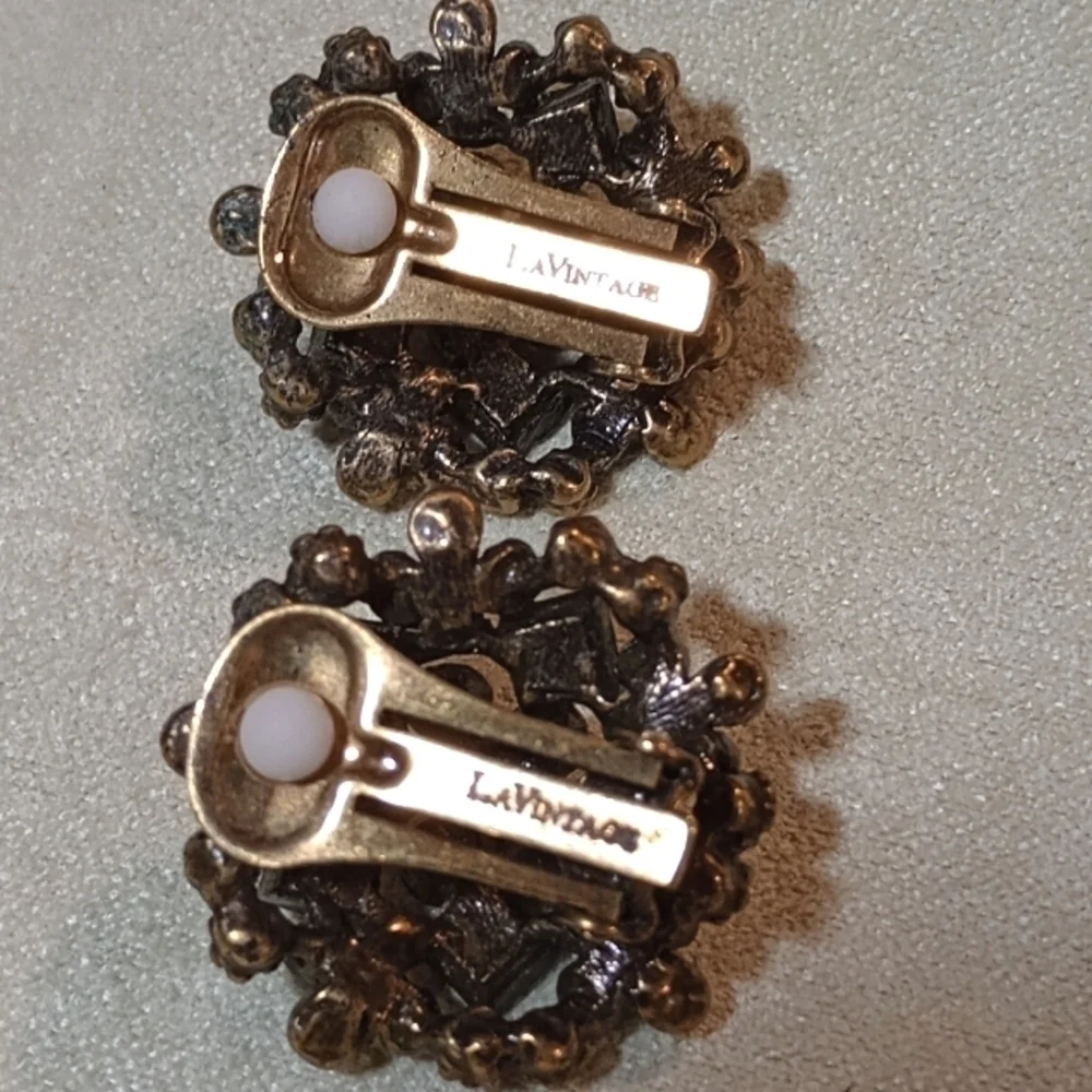 * vintage LaVintage multi color rhinestone flowers clip on earrings